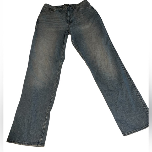 Hollister Denim - Hollister 14L ultra high rise 90s straight vintage stretch with Subtle Fading